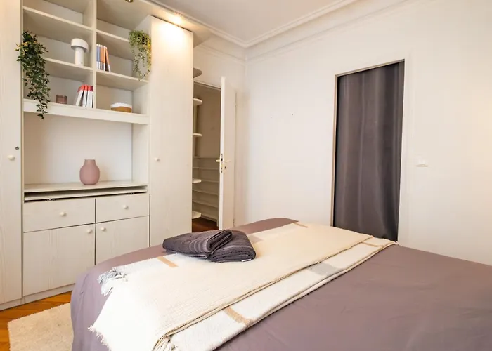 아파트 Spacious For 6 People *