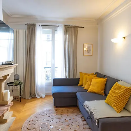 Spacious For 6 People * Париж